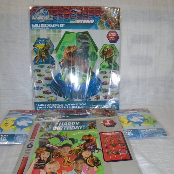 Jurassic World Scene Setters with props Table Decorating Kit 12 Latex Balloons - Picture 1 of 5